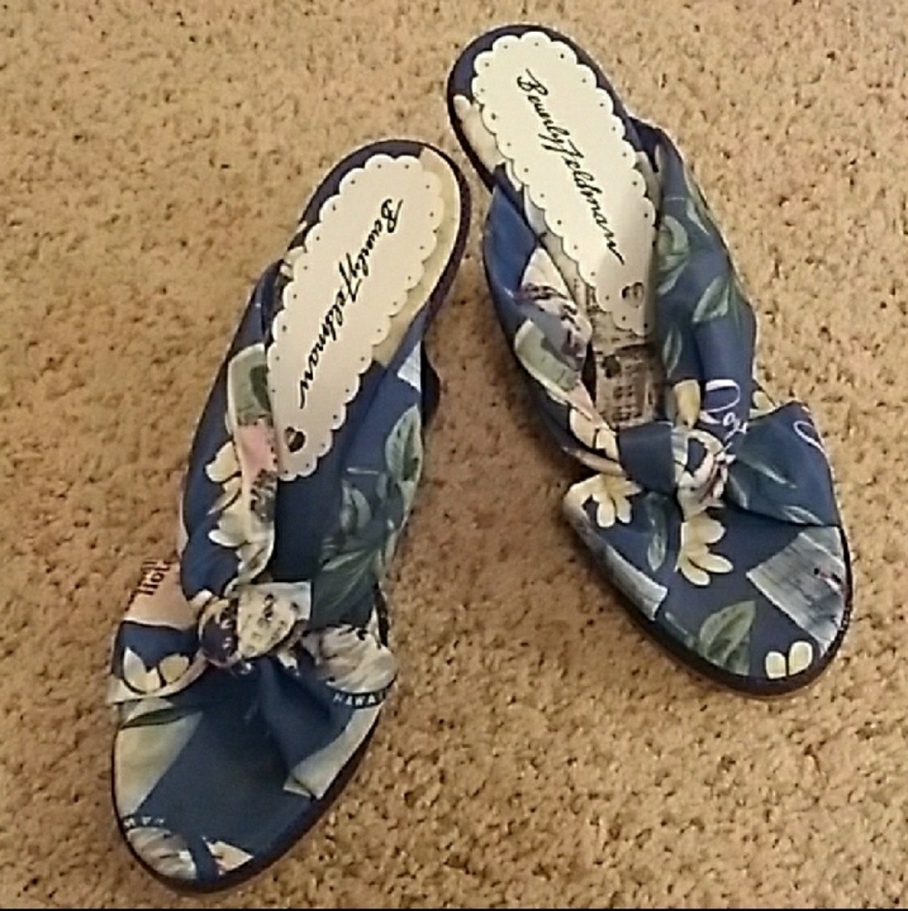 Cute Beverly Feldman wedge sandals sz 40